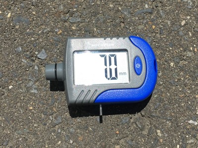 tire gauge (1)